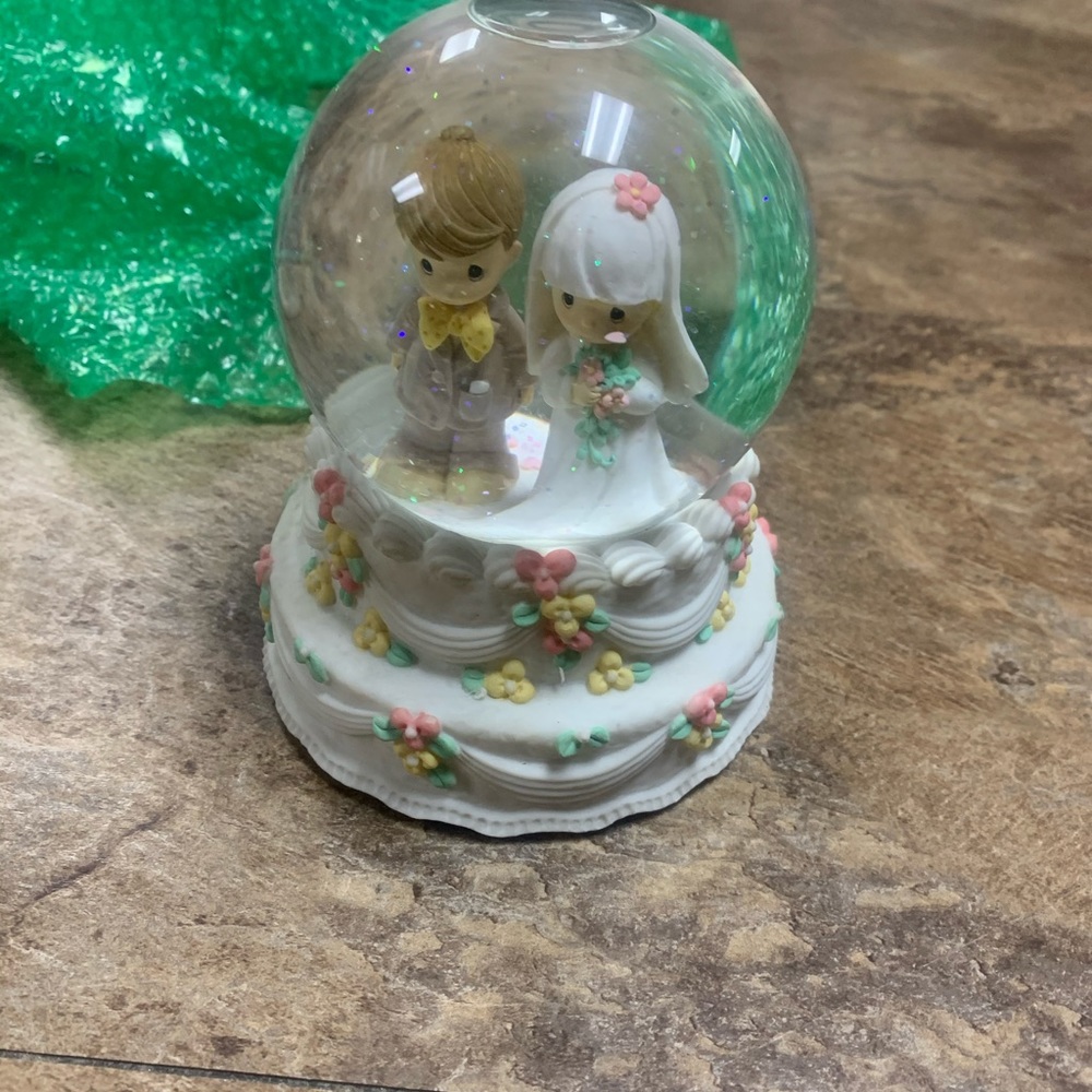 Precious Moments wedding water globe